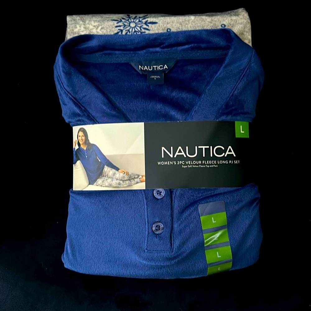Nautica Velour Pajama Set Size Large Brand New!